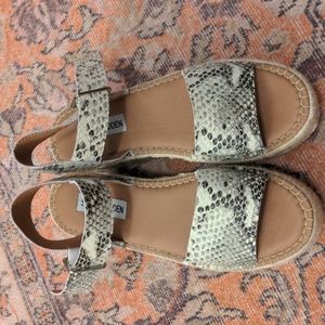 Steve Madden platform sandals